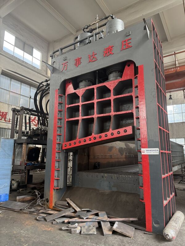 Q43L-8000 Hydraulic Gantry Shear 8000kN Cutting Force With 2000mm Blade For Heavy Steel Scrap Recycling