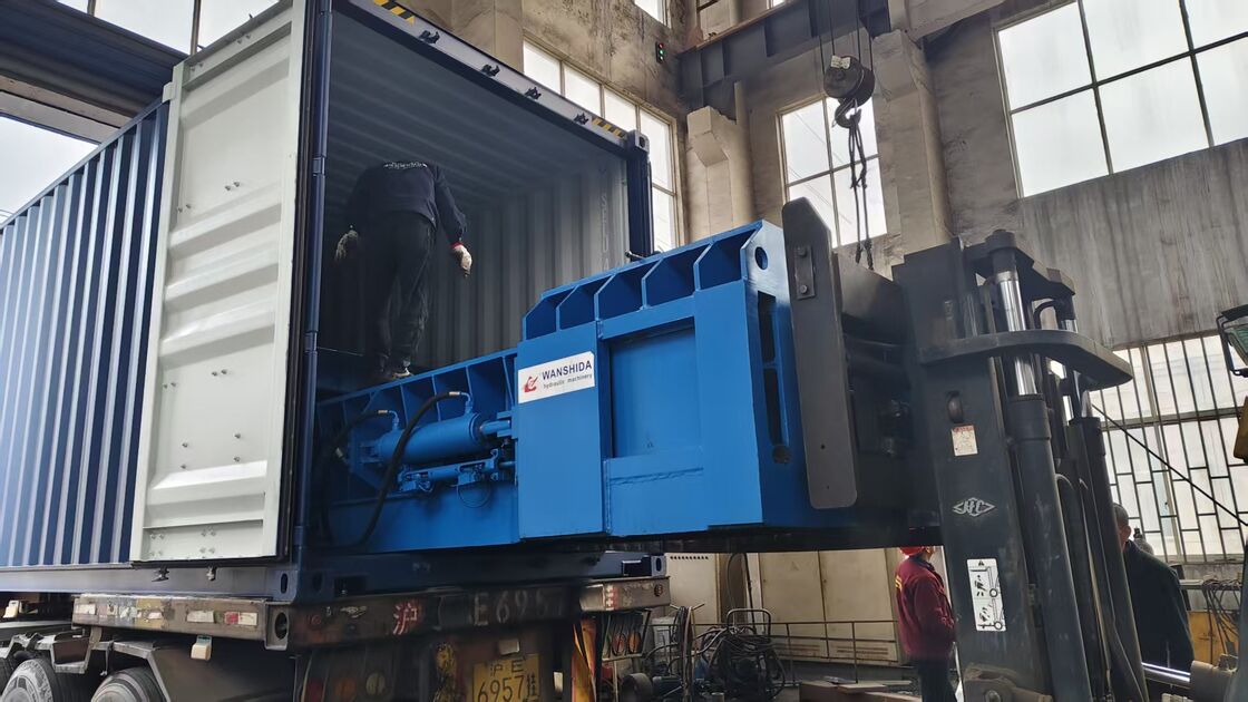 220V Voltage Automatic 2500kN Y83/T-250B Tire Wire Baling Press Machine For Compact Scrap Tire Steel Wire Recycling