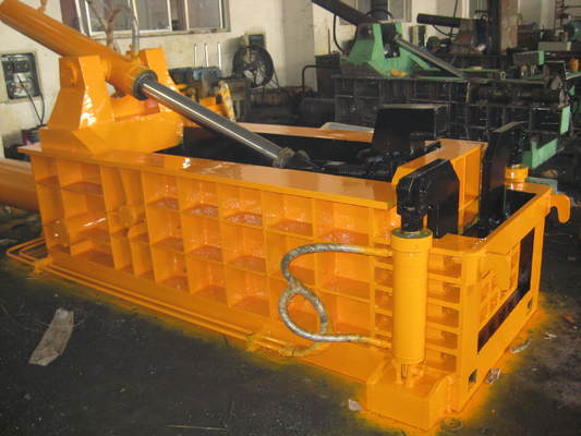 Presa idraulica per metalli da 400 tonnellate con controllo PLC Macchina per il riciclaggio di rottami metallici per impieghi gravosi da 5-7 tonnellate/ora